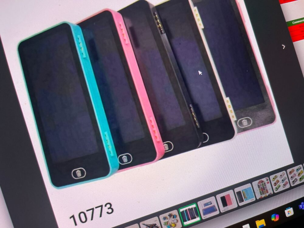 0c40045b-d4d3-414c-918a-f6e866bec9c5.jpg مقلمة و نوت باد
